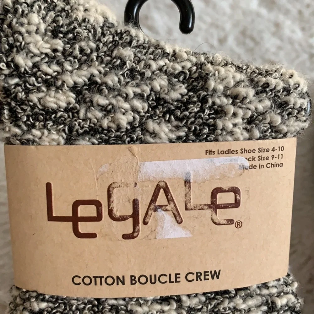 NWT 2 Pr. Ladies Crew Socks Legale & Adventure